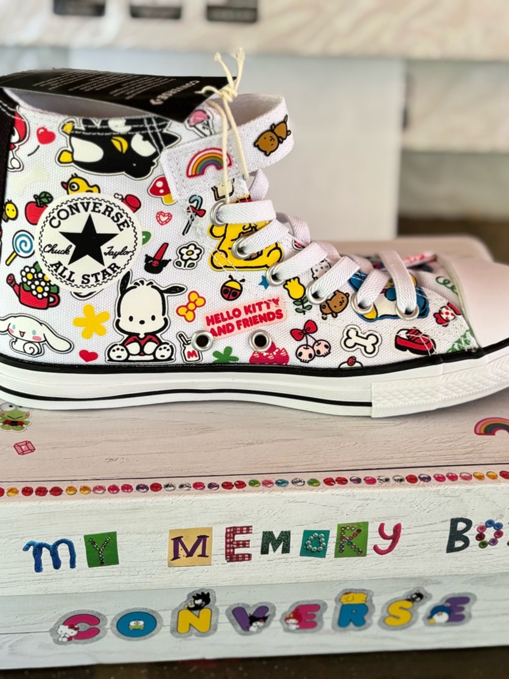 Hello Kitty Converse Girls Sz 3